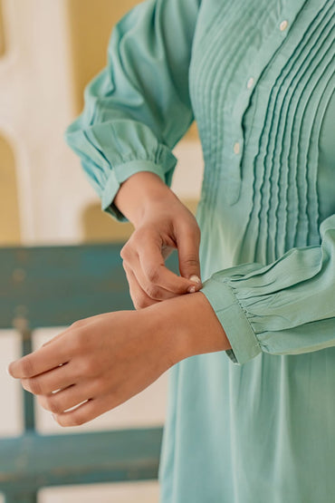 Light Blue Solid Viscose Tunic With Buttons & Lace