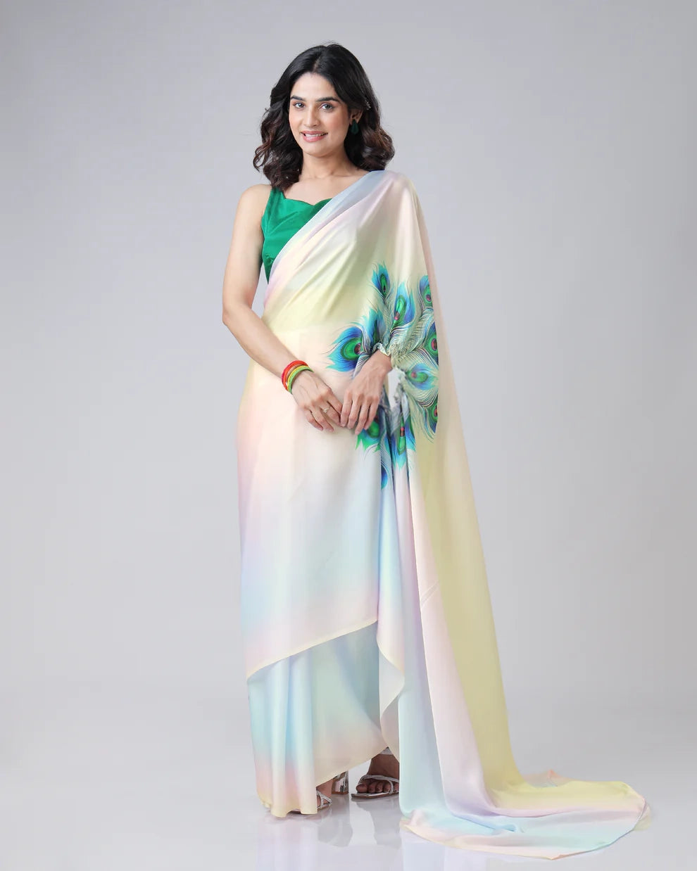 Hosita Tredy Color Blend Feather Freehand Designer Saree