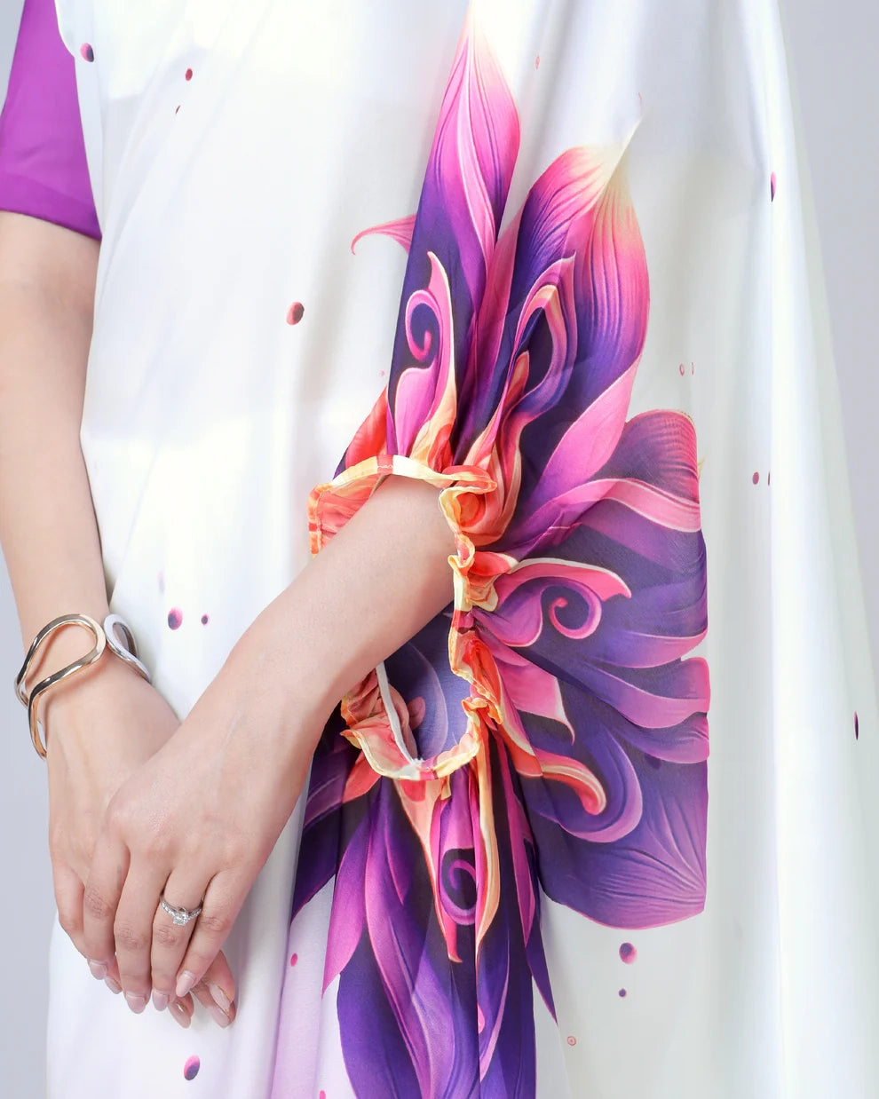 Hosita Violet Touch WoW Floral Ombre Freehand Designer Saree