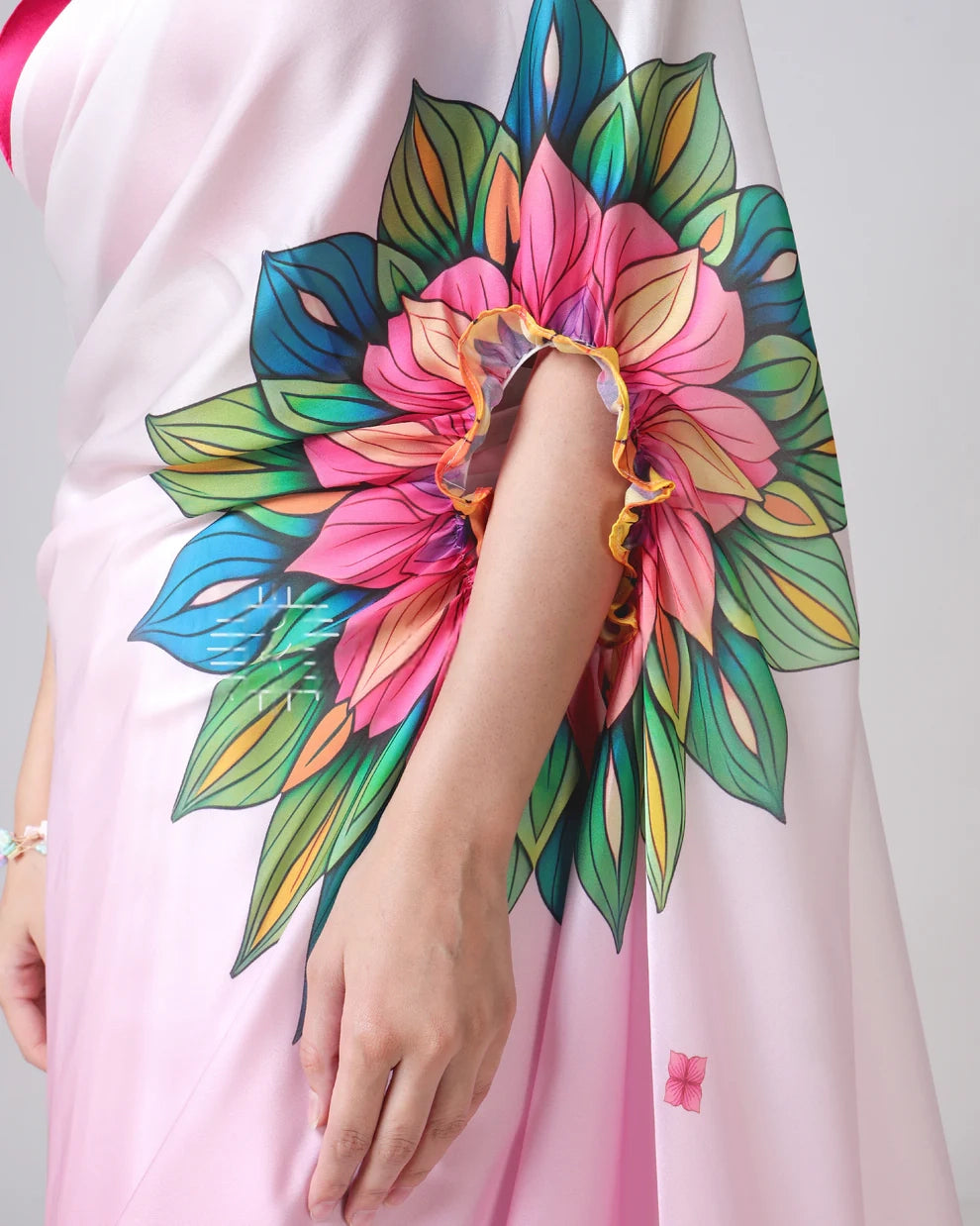 Hosita Pink Chevron Floral Freehand Designer Saree